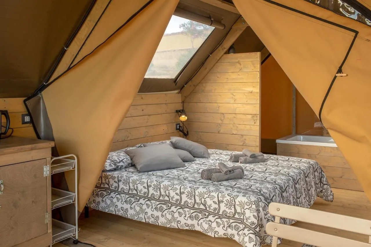 Glamping Debbiare Hotel Riparbella Italy